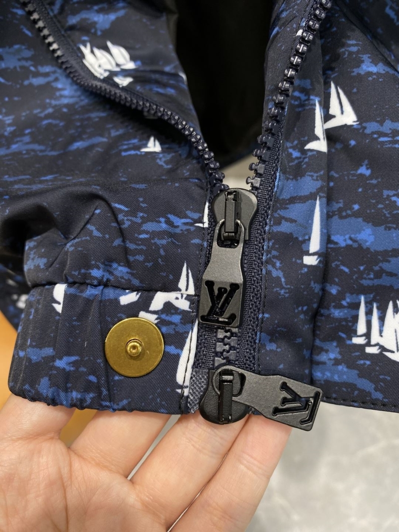 l0vis Vvtt0n outwear